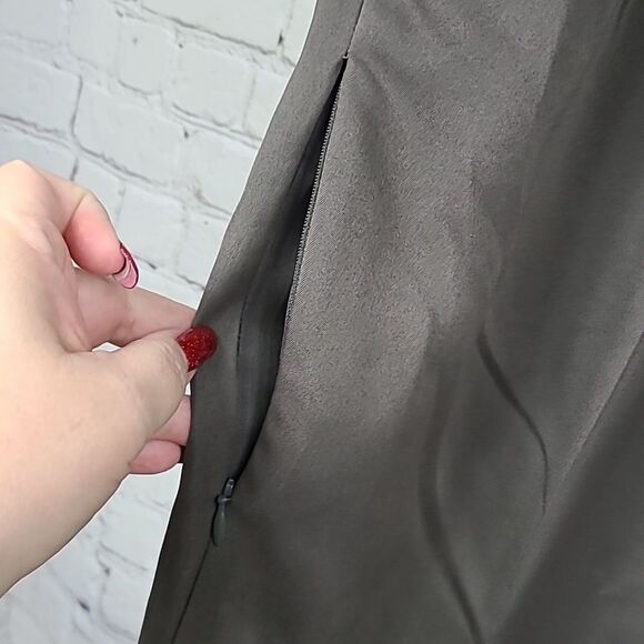 Dockers Premium Men's 40x30 Brown Pleated Pants Zipper Security Pockets Uniform - Picture 4 of 5